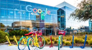 Hundreds of Google Employees Call for End to Company’s COVID Shot Mandate